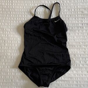 Nike girls racerback Classic Black One-Piece Swimsuit 10-12 like new